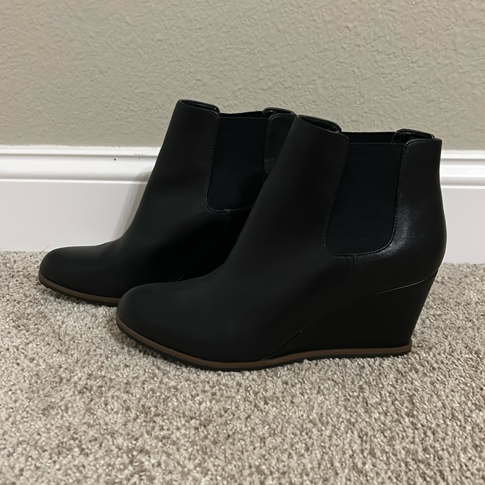 NWT Susina Leather Wedge Bootie